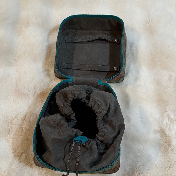 Silpada Teal and Red Patterned Jewelry Bag. NWOT - Picture 5 of 8